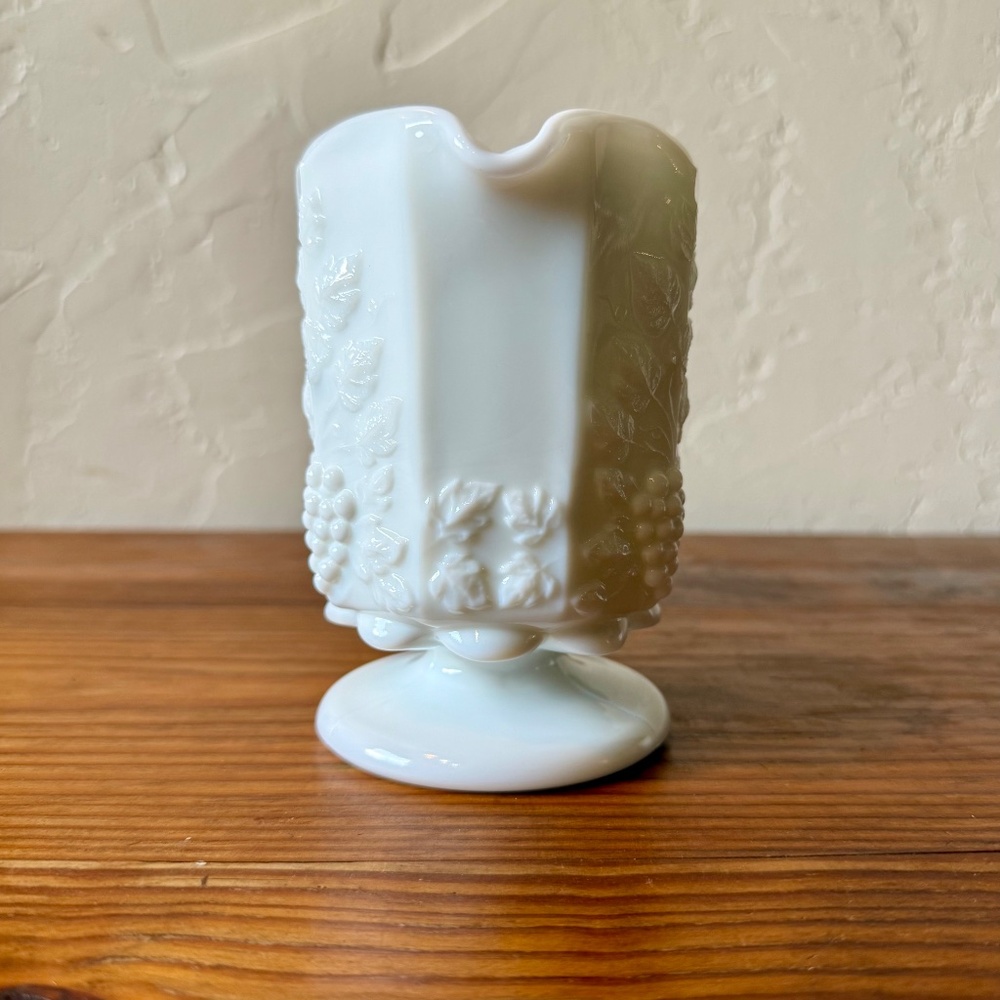 Westmoreland Milk Glass Grape Pattern Footed Creamer – Vintage Mid-Century - Picture 12 of 13